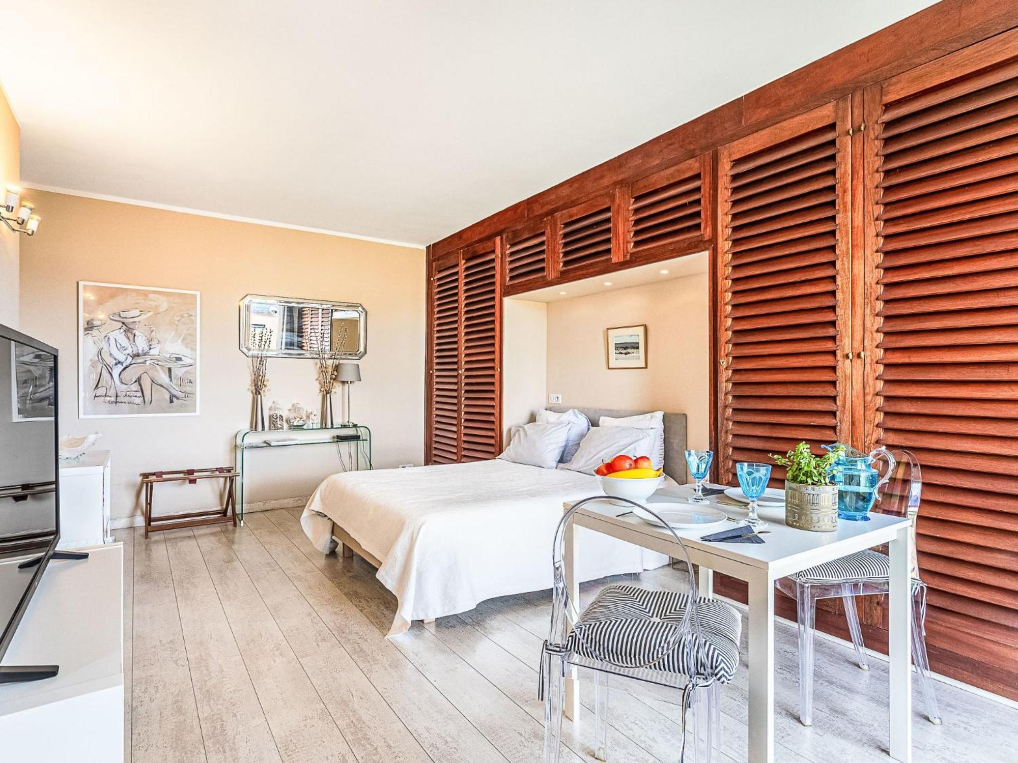 Du Port By Interhome Saint-Tropez